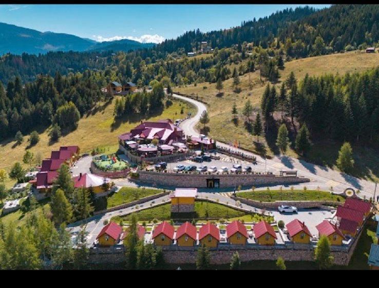 Malesia Eko Resort Peja Exteriör bild