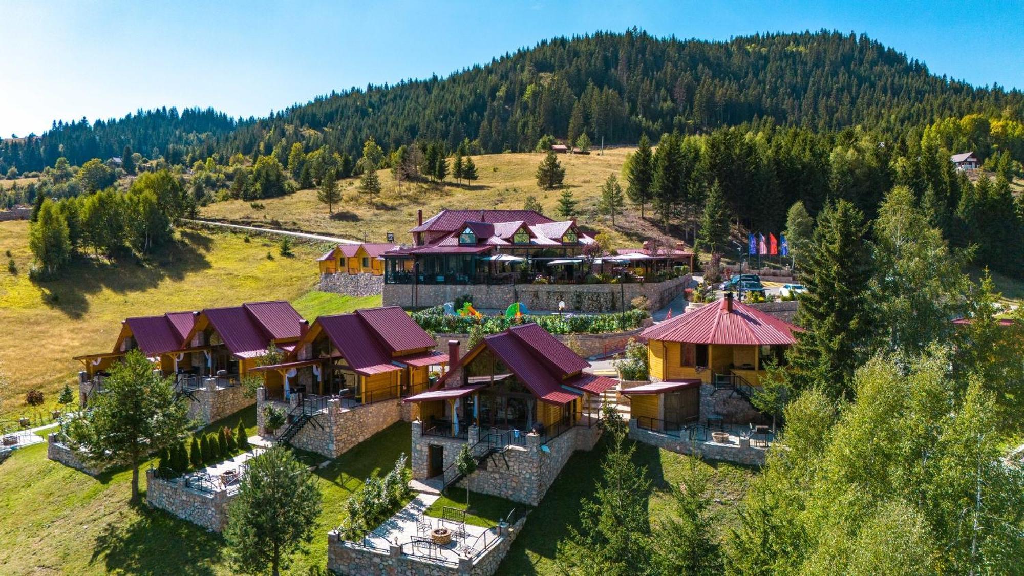 Malesia Eko Resort Peja Exteriör bild