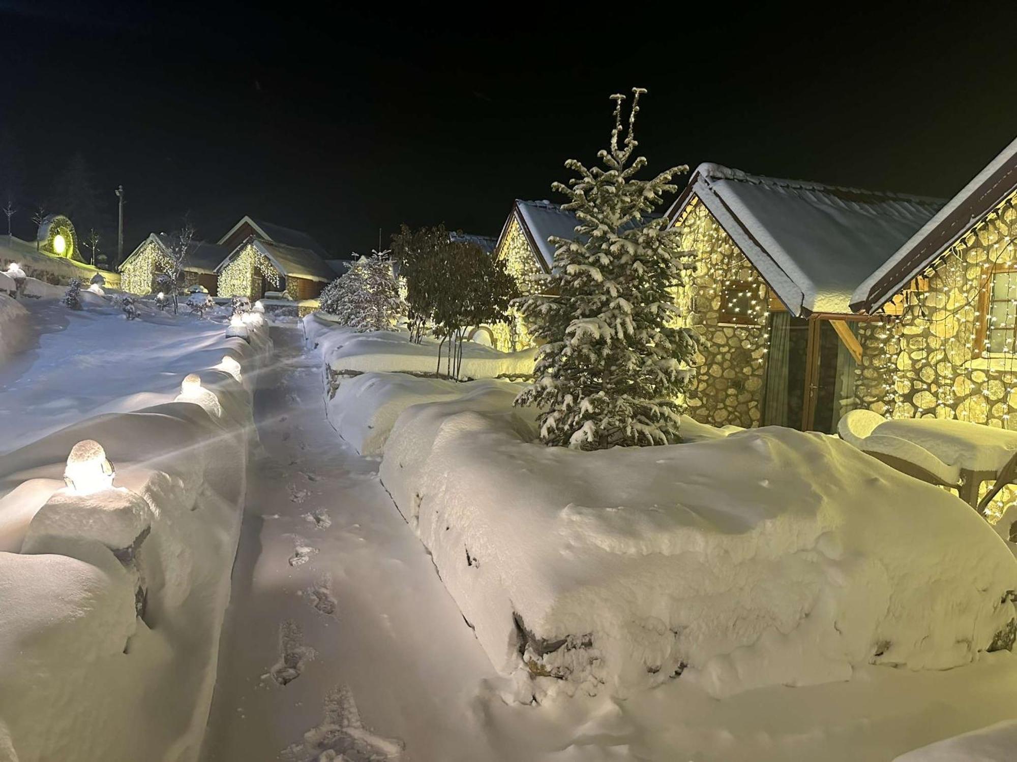 Malesia Eko Resort Peja Exteriör bild